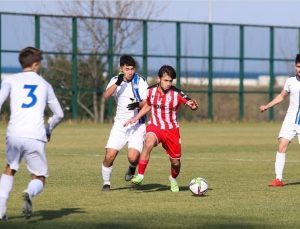 SAKATLIK VAR OYUN DURUYOR HAKEM DURMUYOR