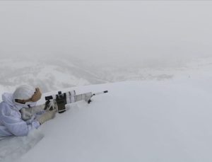 KAHRAMAN KOMANDOLAR TUNCELİ DAĞLARINI TERÖRİSTLERE DAR EDİYOR
