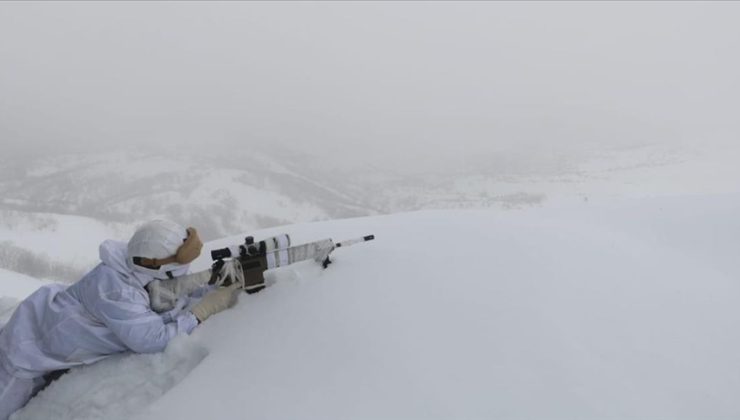 KAHRAMAN KOMANDOLAR TUNCELİ DAĞLARINI TERÖRİSTLERE DAR EDİYOR