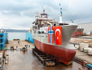 ÖZATA TERSANESİ, JULİE PAULİNE’İ DENİZE İNDİRDİ