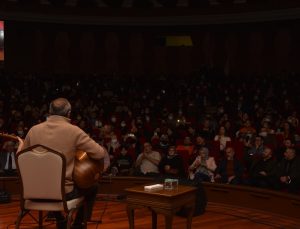 TUZLALI SANATSEVERLER AŞIK VEYSEL TÜRKÜLERİNİ HEP BİRLİKTE SÖYLEDİLER