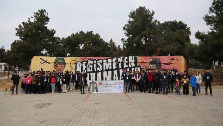 TUZLALI ÖĞRENCİLERE ÇANAKKALE DESTANI ANLATILIYOR