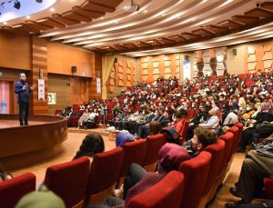 E-KÜTÜPHANE BULUŞMALARI’NIN KONUĞU BEYHAN BUDAK OLDU