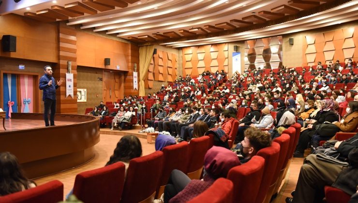 E-KÜTÜPHANE BULUŞMALARI’NIN KONUĞU BEYHAN BUDAK OLDU