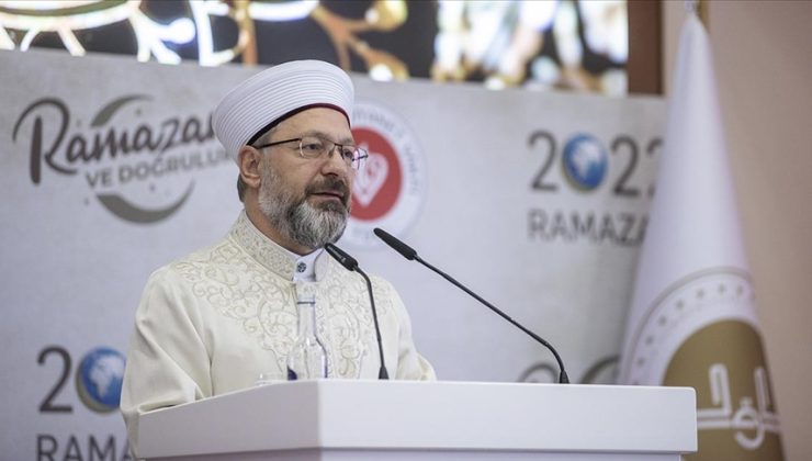 DİYANET İŞLERİ BAŞKANI ERBAŞ: BEŞ VAKİT NAMAZDA OLDUĞU GİBİ TERAVİH NAMAZI DA CAMİLERİMİZDE CEMAATLE KILINACAK