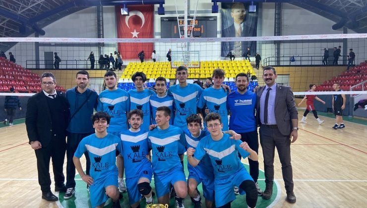 SAKARYA LİSELER ARASI DÜZENLENEN VOLEYBOL MÜSABAKALARINDA KALE OKULLARI RÜZGARI ESTİ