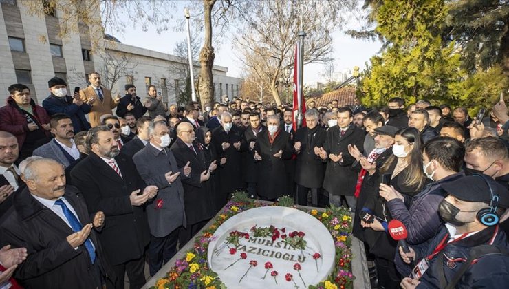 MUHSİN YAZICIOĞLU KABRİ BAŞINDA ANILDI