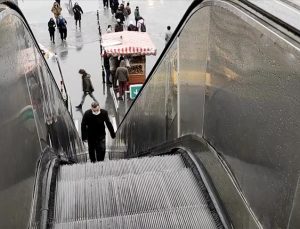 ‘YÜRÜMEYEN MERDİVENLER’ İSTANBULLULARI YORDU