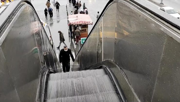 ‘YÜRÜMEYEN MERDİVENLER’ İSTANBULLULARI YORDU