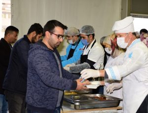 TUZLA’DA İFTAR ÇADIRI GELENEĞİ DEVAM EDİYOR