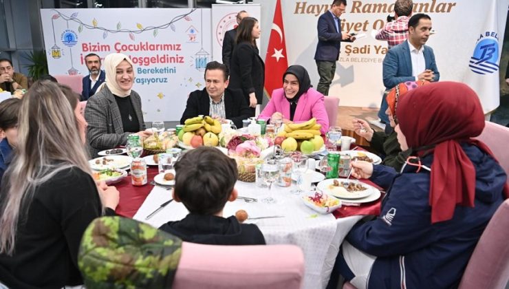 TUZLA’DA 30 YILLIK GELENEK: YETİM VE ÖKSÜZ ÇOCUKLAR AYNI SOFRADA BULUŞTU