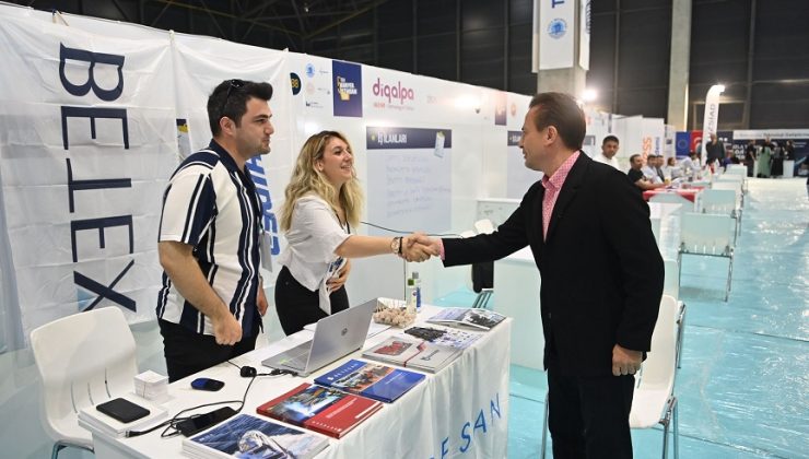 İŞ GARANTİLİ KARİYER VE İSTİHDAM FUARI BAŞLADI