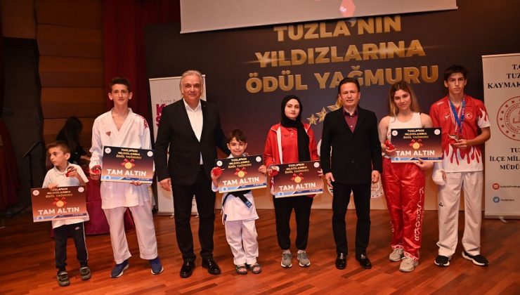 TUZLA’NIN BAŞARILI ÖĞRENCİLERİNE ALTIN YAĞMURU
