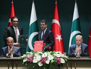 TÜRKİYE İLE PAKİSTAN ARASINDA 7 ANLAŞMA İMZALANDI