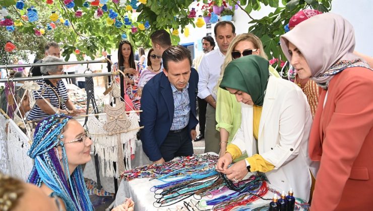 TUZLA’DA “GELENEKTEN GELECEĞE ANADOLU RÜZGARI” TEMALI SOKAK FESTİVALİ BAŞLADI