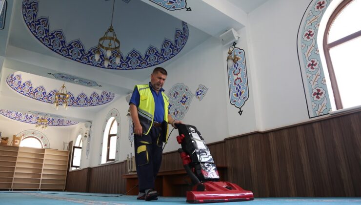 BAYRAM ÖNCESİ İHTİYAÇ SAHİBİ 65 YAŞ ÜSTÜ BÜYÜKLERİN EVLERİ TEMİZLENDİ