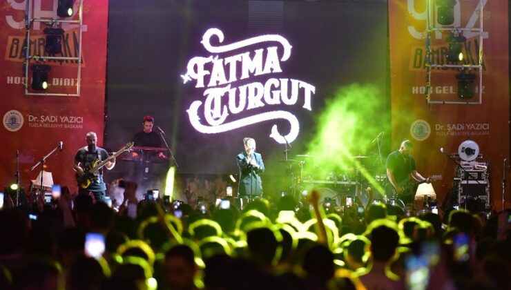 FATMA TURGUT, SEVİLEN ŞARKILARINI TUZLA’DA SÖYLEDİ