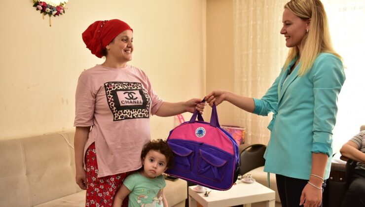 TUZLA’DA YENİ DOĞAN BEBEKLERE İLK HEDİYELERİ BAŞKAN YAZICI’DAN