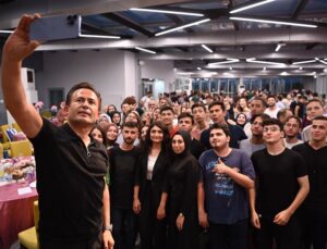 TUZLA BELEDİYE BAŞKANI DR.ŞADİ YAZICI: “ZAMAN ZAMAN AÇILAN KAPILAR VARDIR, SAYISI KAPANANLARDAN FAZLADIR”