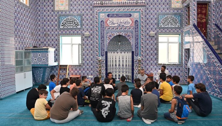 TUZLA BELEDİYE BAŞKANI DR. ŞADİ YAZICI, “RUHUMUZA EN GÜZEL GELEN GIDA İNANÇLARIMIZ VE DEĞERLERİMİZDİR”