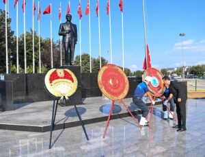 TUZLA’DA 30 AĞUSTOS ZAFER BAYRAMI’NDA ÇELENK SUNMA TÖRENİ DÜZENLENDİ