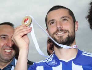 TUZLASPOR’UN EFSANE KAPTANI ARTIK ORHANLISPOR’UN HOCASI