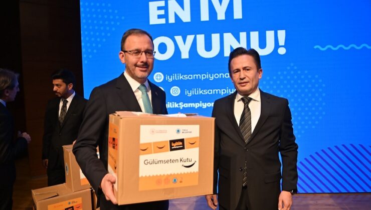 İYİLİK ŞAMPİYONLARI ÖDÜLLERİNİ ALDI