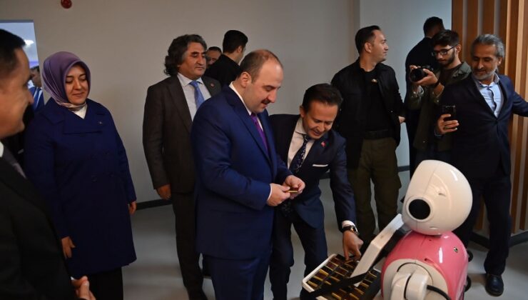 YEREL YÖNETİMLER ALANINDA TÜRKİYE’DE İLK TEKMER TUZLA’DA AÇILDI