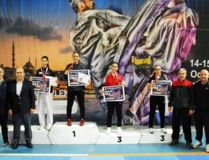 KALE OKULLARI BAŞARIYA DOYMUYOR!