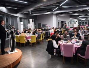 TUZLA BELEDİYE BAŞKANI DR. ŞADİ YAZICI; “ÖĞRETMENLER, ÖĞRENCİLERİN ROL MODELİDİR”