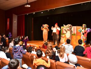 ARA TATİLE GİREN ÇOCUKLARA ÖZEL ŞENLİK DÜZENLENDİ