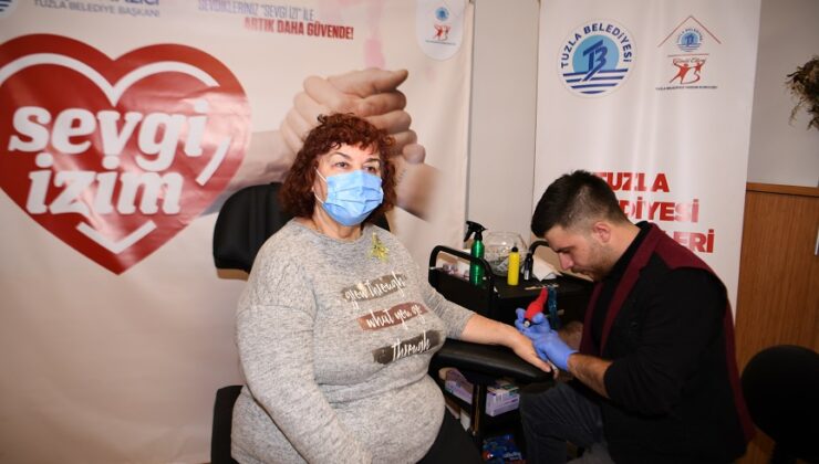 TUZLA’NIN ÖZEL ÇOCUKLARINA KAYBOLMA İHTİMALİNE KARŞI SEVGİ İZİ DÖVMESİ YAPILDI