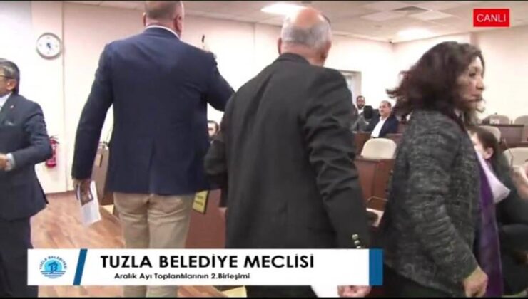 TUZLA MECLİSİNDE CHP’LİLERDEN PROVOKASYON: MİLLETİN İRADESİNE HAKARET