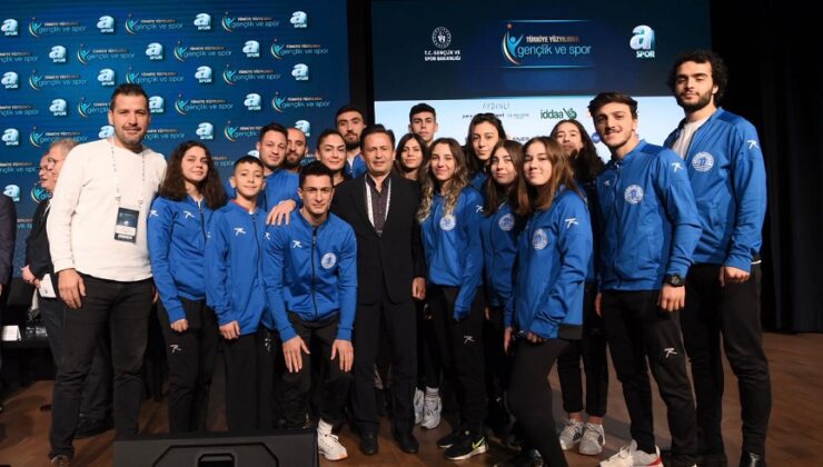 TUZLA BELEDİYE BAŞKANI DR. ŞADİ YAZICI, “BİZİM İÇİN SPORU SEVDİRMEK VE YAYGINLAŞTIRMAK ÇOK KIYMETLİ”
