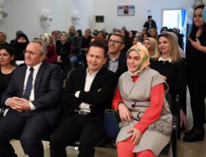 TUZLA’DA 12 AYLIK BEBEKLER EMEKLEME YARIŞMASINDA YARIŞTI, İLK KARNELERİNİ ALDI