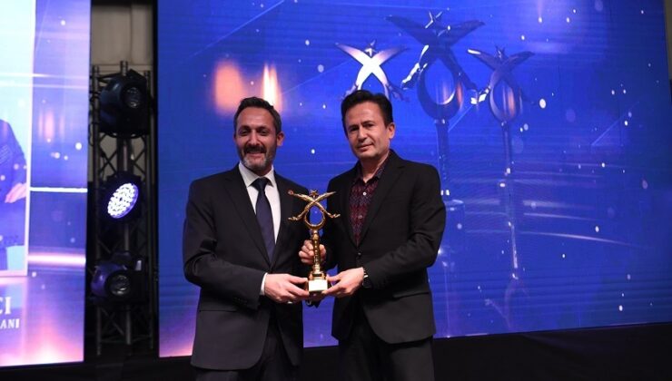 BAŞKAN YAZICI’NIN TEKNOLOJİ VE DİJİTALLEŞME ALANINDAKİ ÖRNEK ÇALIŞMALARINA ÖDÜL