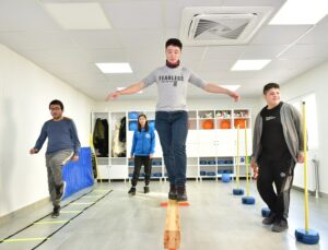 TUZLA BELEDİYESİ ENGELSİZ YAŞAM MERKEZİ’NDE EĞİTİMLER AİLE SICAKLIĞINDA DEVAM EDİYOR