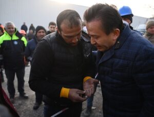 TUZLA BELEDİYE BAŞKANI DR. ŞADİ YAZICI’DAN DEPREMZEDELERE 7 MİLYON TÜRK LİRASI BAĞIŞ