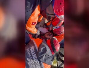 HATAY’DA DEPREMİN 33’ÜNCÜ SAATİNDE MUCİZE. 4 YAŞINDAKİ ZEYNEP VE ANNESİ İLE 60 YAŞINDAKİ MİHRİYE TEYZE ENKAZDAN KURTARILDI