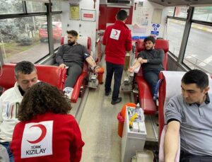 TUZLALI VATANDAŞLAR KAN VERMEK İÇİN TEKRAR SIRAYA GİRDİLER