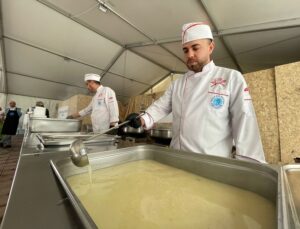 TUZLA BELEDİYESİ HATAY’IN KIRIKHAN İLÇESİNDE İFTAR SOFRASI KURUYOR