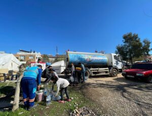 KIRIKHANLI DEPREMZEDE AİLE, “ALLAH DEVLETİMİZDEN BİN KERE RAZI OLSUN”