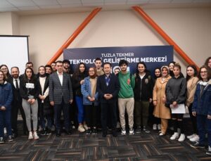 TUZLA BELEDİYE BAŞKANI DR. ŞADİ YAZICI: “BİR FİKRİM VAR DİYEN GENÇLERİ TEKMER’E BEKLİYORUZ”