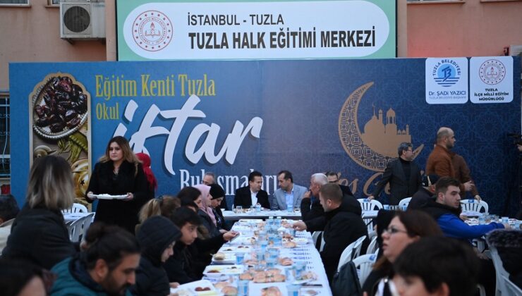 BAŞKAN YAZICI, HALK EĞİTİM MERKEZİ ÖĞRETMENLERİ İLE İFTARDA BİR ARAYA GELDİ