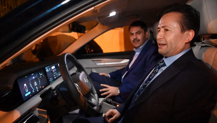 BAŞKAN YAZICI TUZLA SOKAKLARINI TOGG İLE TURLADI