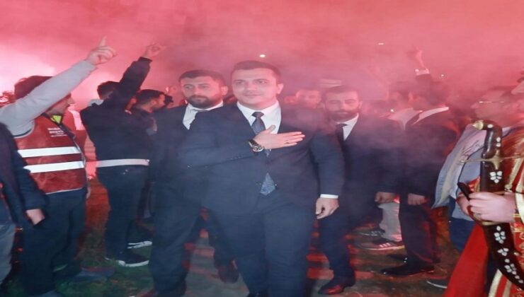 TUZLA’NIN ALPERENLERİ LİDERİNİ MEHTERANLA KARŞILADI