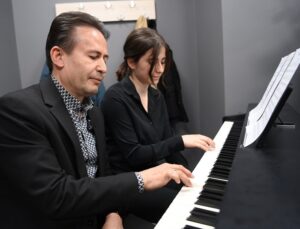 BAŞKAN YAZICI, TUZLALI GENÇLERLE GENÇLİK VE SANAT MERKEZİ’Nİ GEZDİ