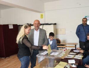 MHP İL BAŞKAN YARDIMCISI “TAMER ÇAKIROĞLU” AİLESİYLE OYUNU KULLANDI