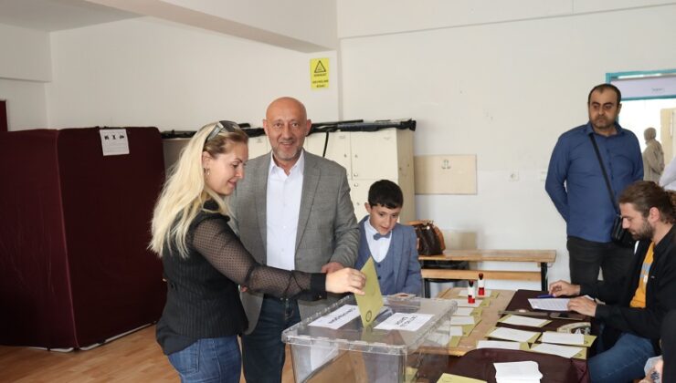 MHP İL BAŞKAN YARDIMCISI “TAMER ÇAKIROĞLU” AİLESİYLE OYUNU KULLANDI