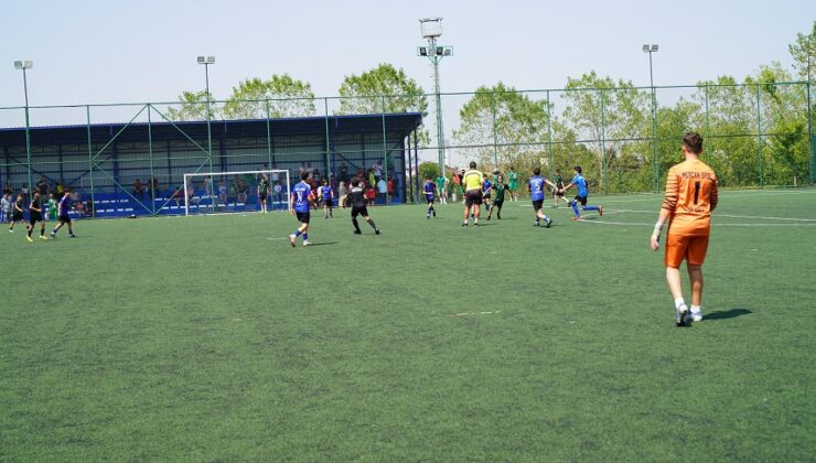 ‘TUZLA JUNİOR CUP FUTBOL TURNUVASI’ KIYASIYA REKABETE EV SAHİPLİĞİ YAPTI